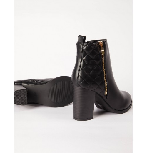 STPAY Heeled Quilt Detail Boot