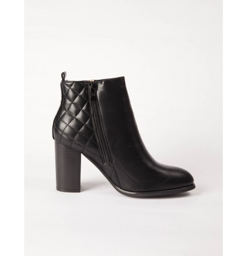 STPAY Heeled Quilt Detail Boot